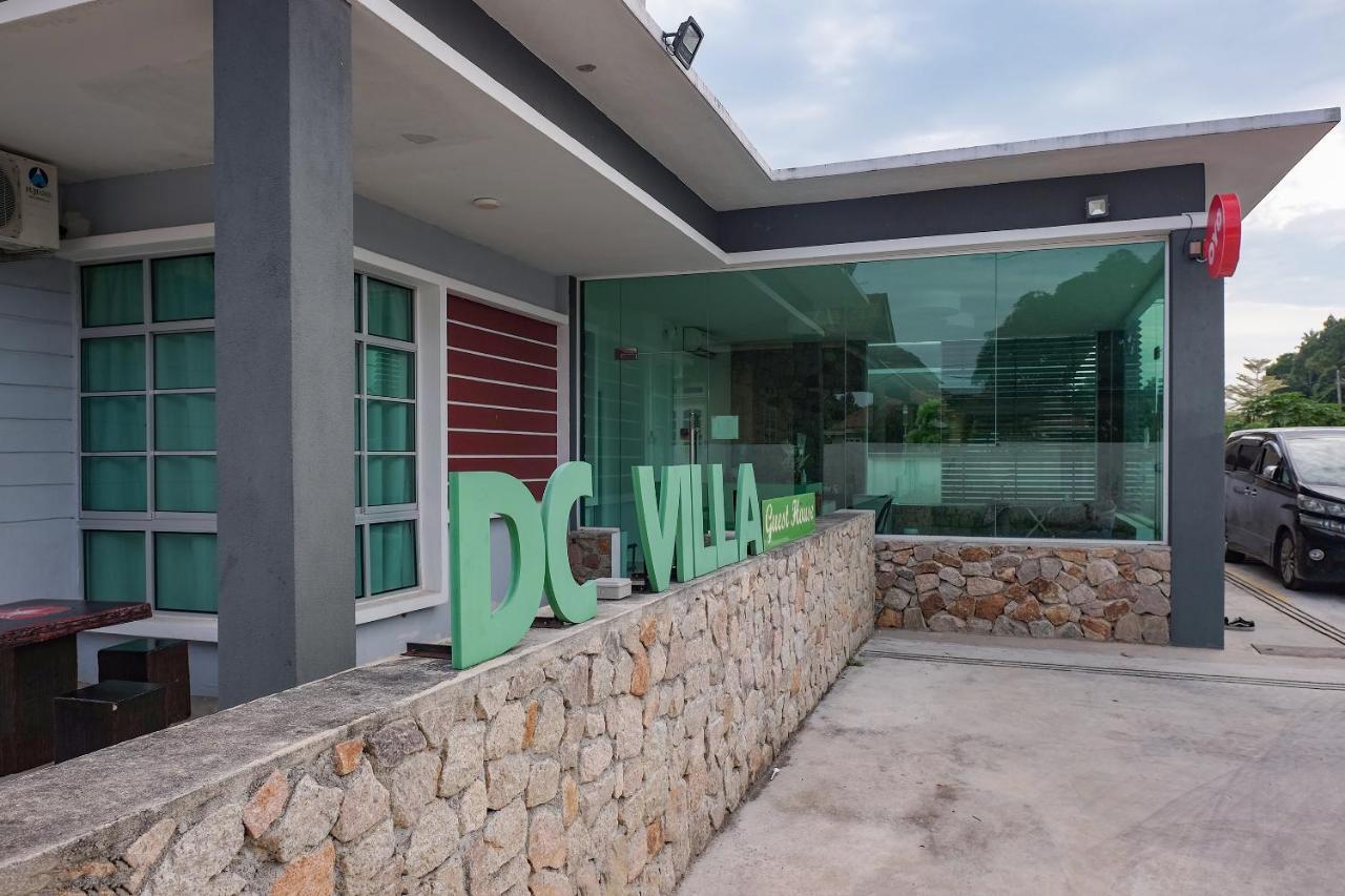 Oyo 90005 Dc Villa Guest House كوالا رومبين المظهر الخارجي الصورة