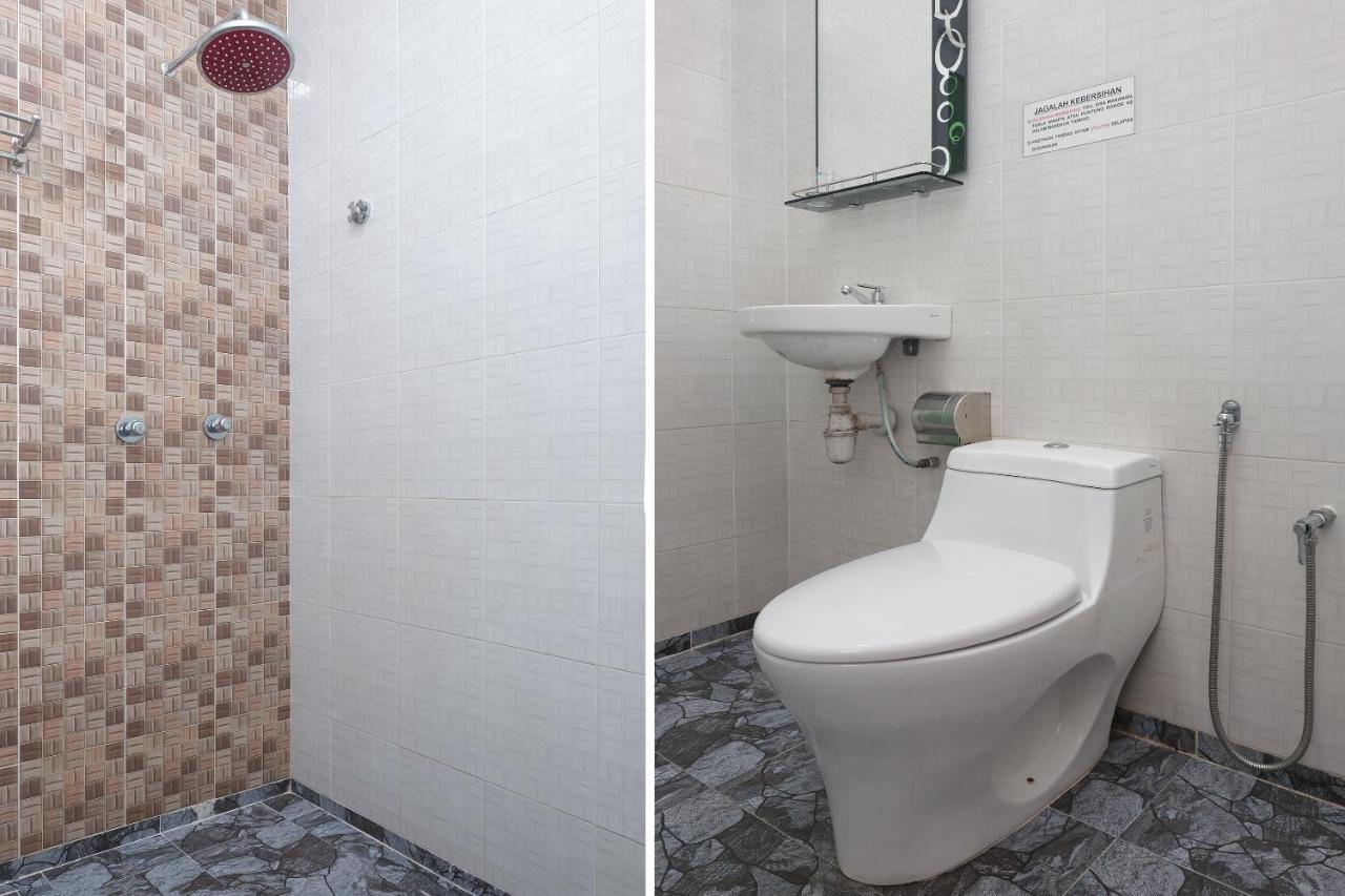 Oyo 90005 Dc Villa Guest House كوالا رومبين المظهر الخارجي الصورة
